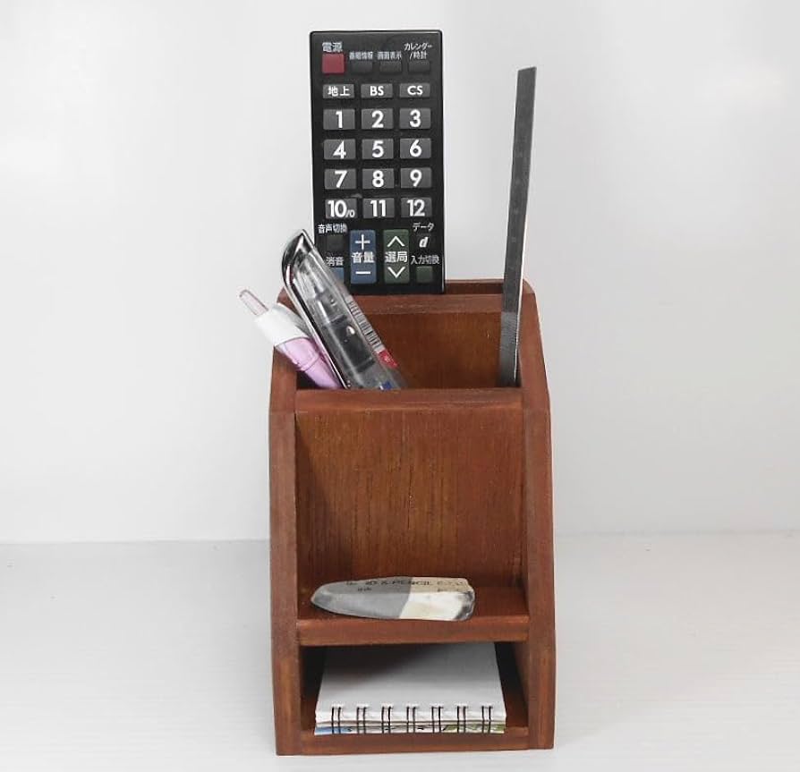 落ち着いた和のスマホスタンド。ゆらりトンボ、ペン立て付き。竹工芸、手作り。 落ち着いた和のスマホスタンド。ゆらりトンボ、ペン立て付き。竹